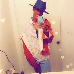 Meet your Posher, Victoria